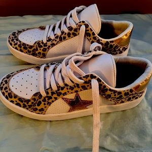 MKS gold star leopard print sneakers size 9